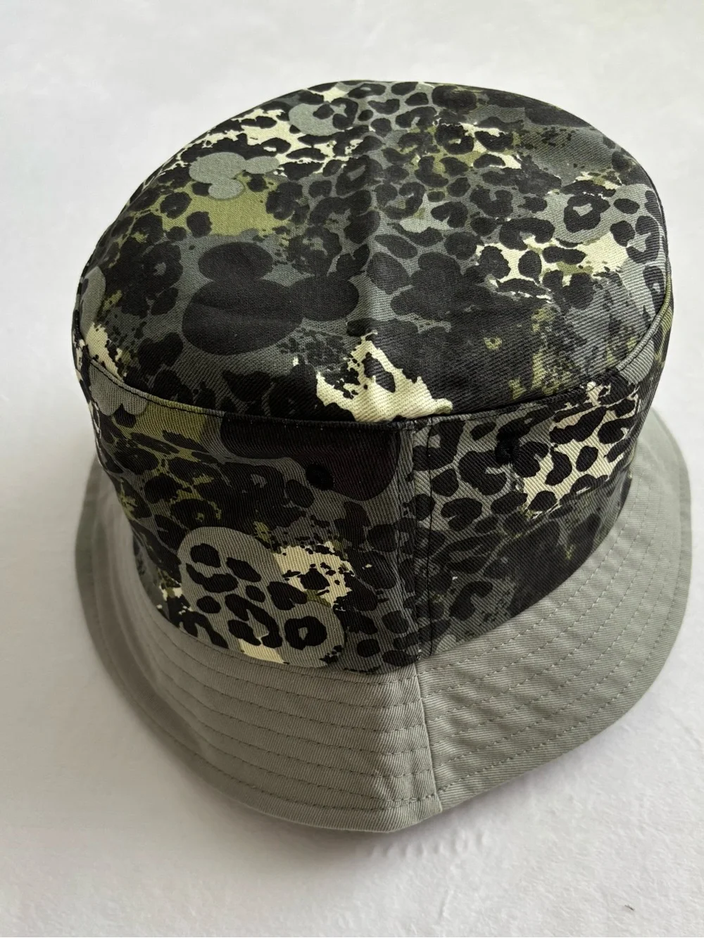 Disney Spirit Jersey Adult Mickey Mouse Animal Print Leopard Bucket Hat NWT